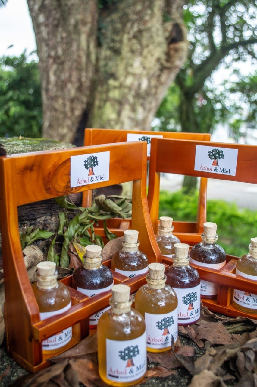 Presentación de productos Árbol y Miel
